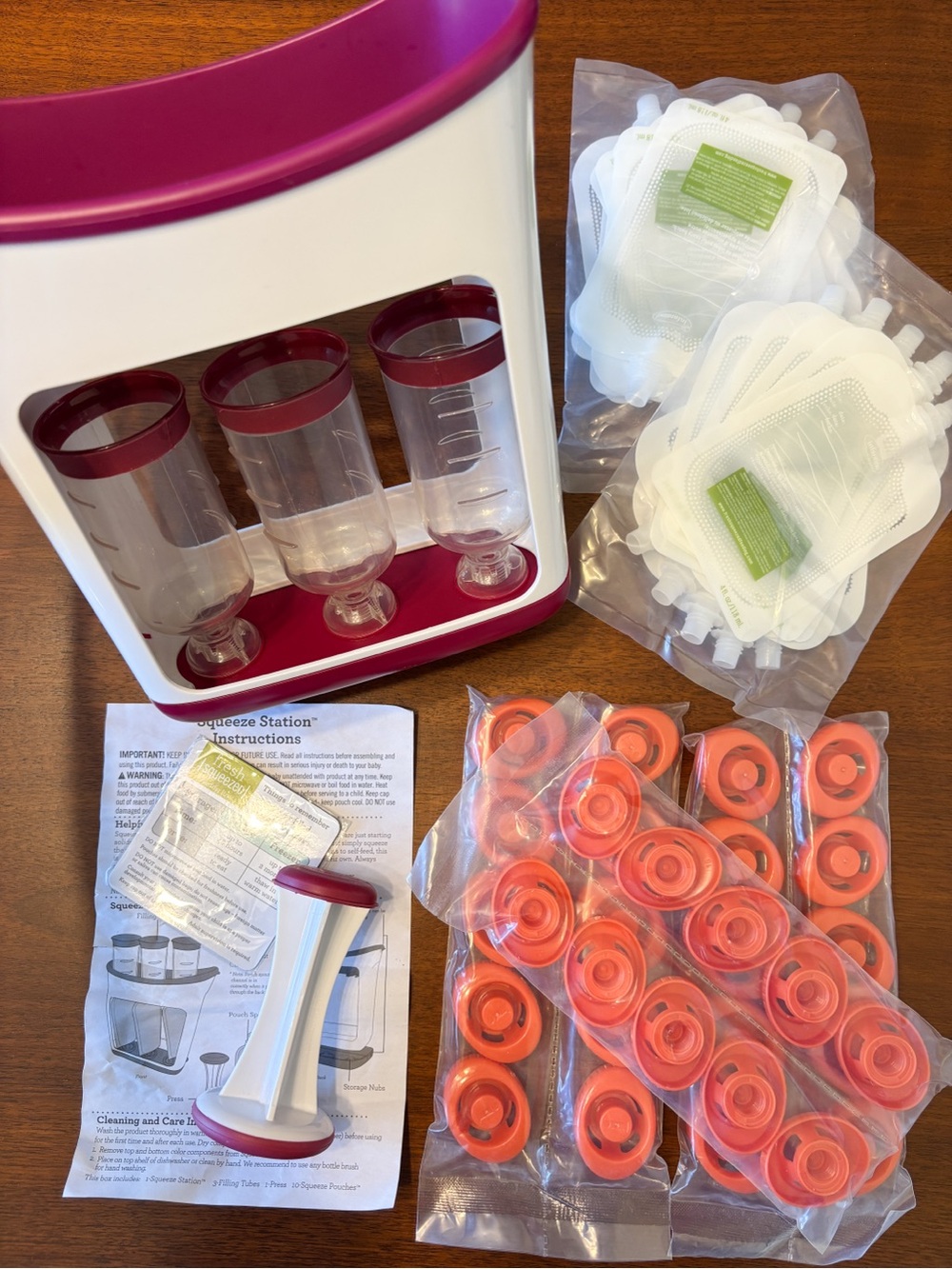 Infantino Squeeze Station with 20 Empty Pouches